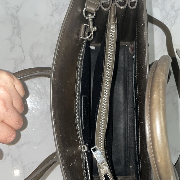 Saint Laurent Sac De Jour Leather tote - Picture 9 of 16